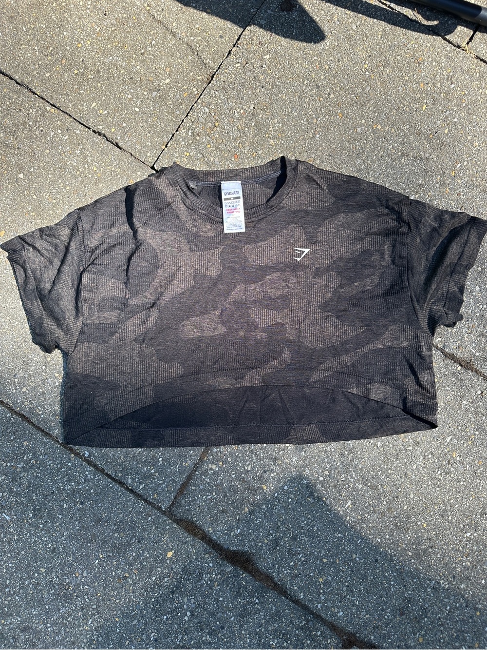 Gymshark Adapt Camo Seamless Crop Top Short Sleeve Tee Black Grey - Size M
